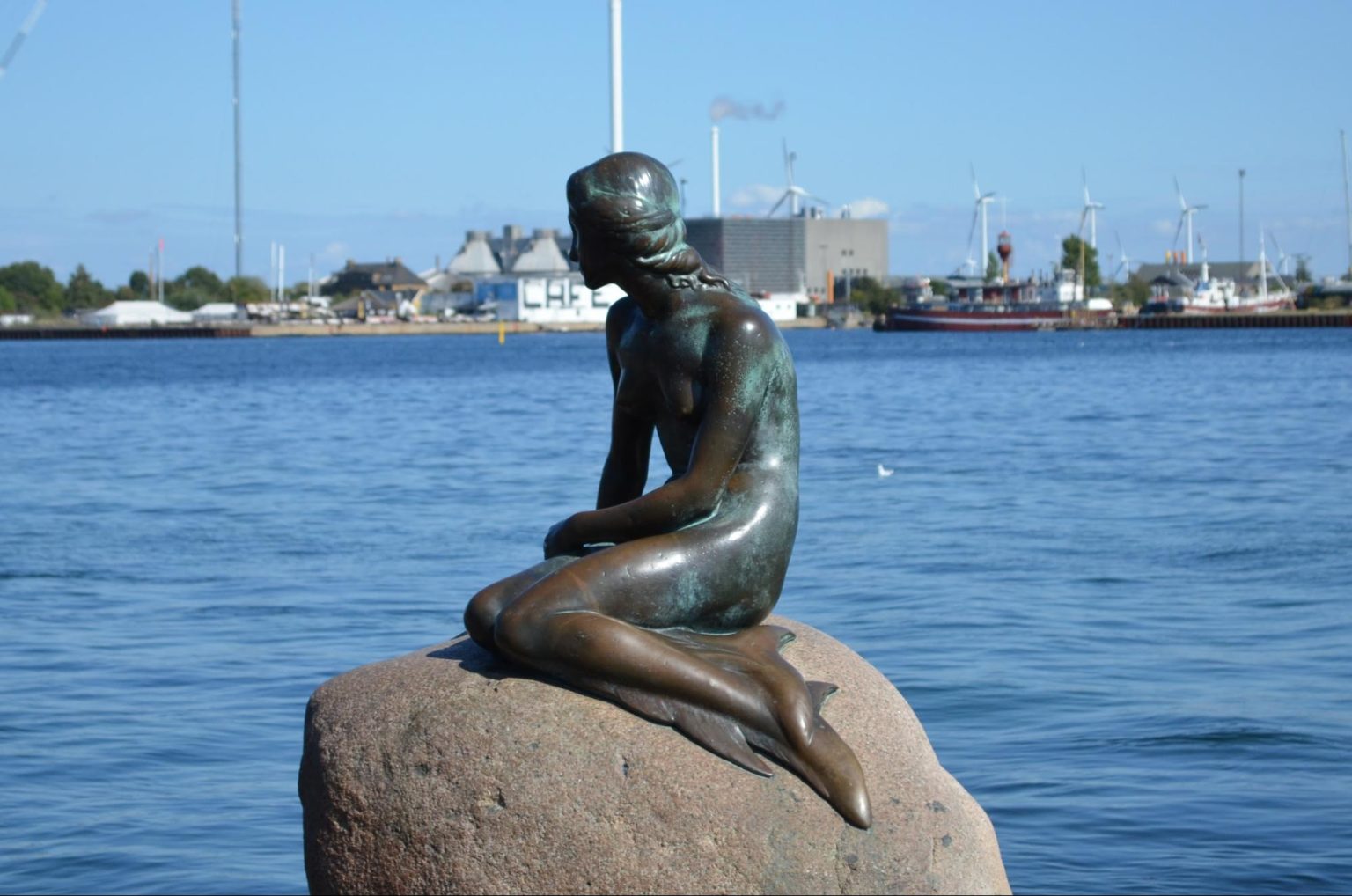 アンデルセン デンマーク コペンハーゲン ランジェリニー湾の夢見る 