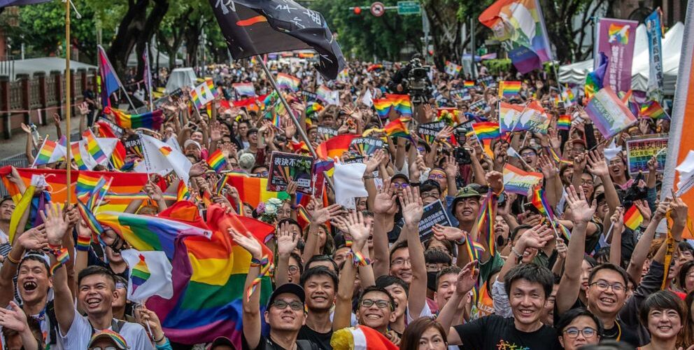 台湾「同性婚カップル」も養子縁組が可能に【GENXY】
